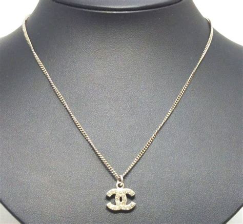 chanel kette silber cc|Chanel Cc Logo Necklace .